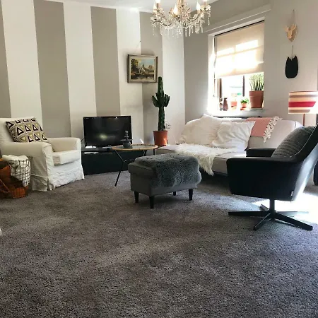 Cosy House-2